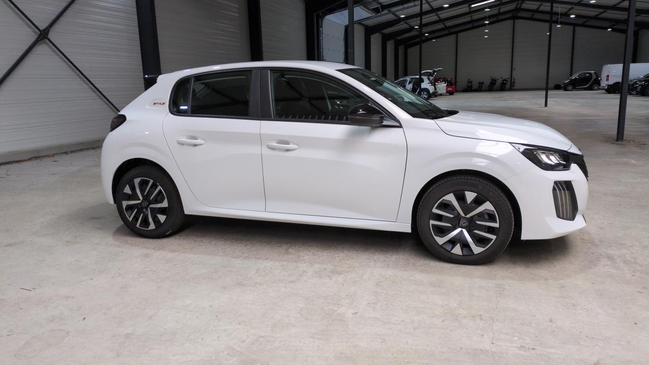 PEUGEOT 208 HYBRID 100 E-DCS6 STYLE