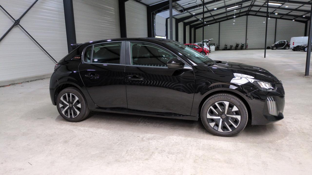PEUGEOT 208 HYBRID 100 E-DCS6 STYLE