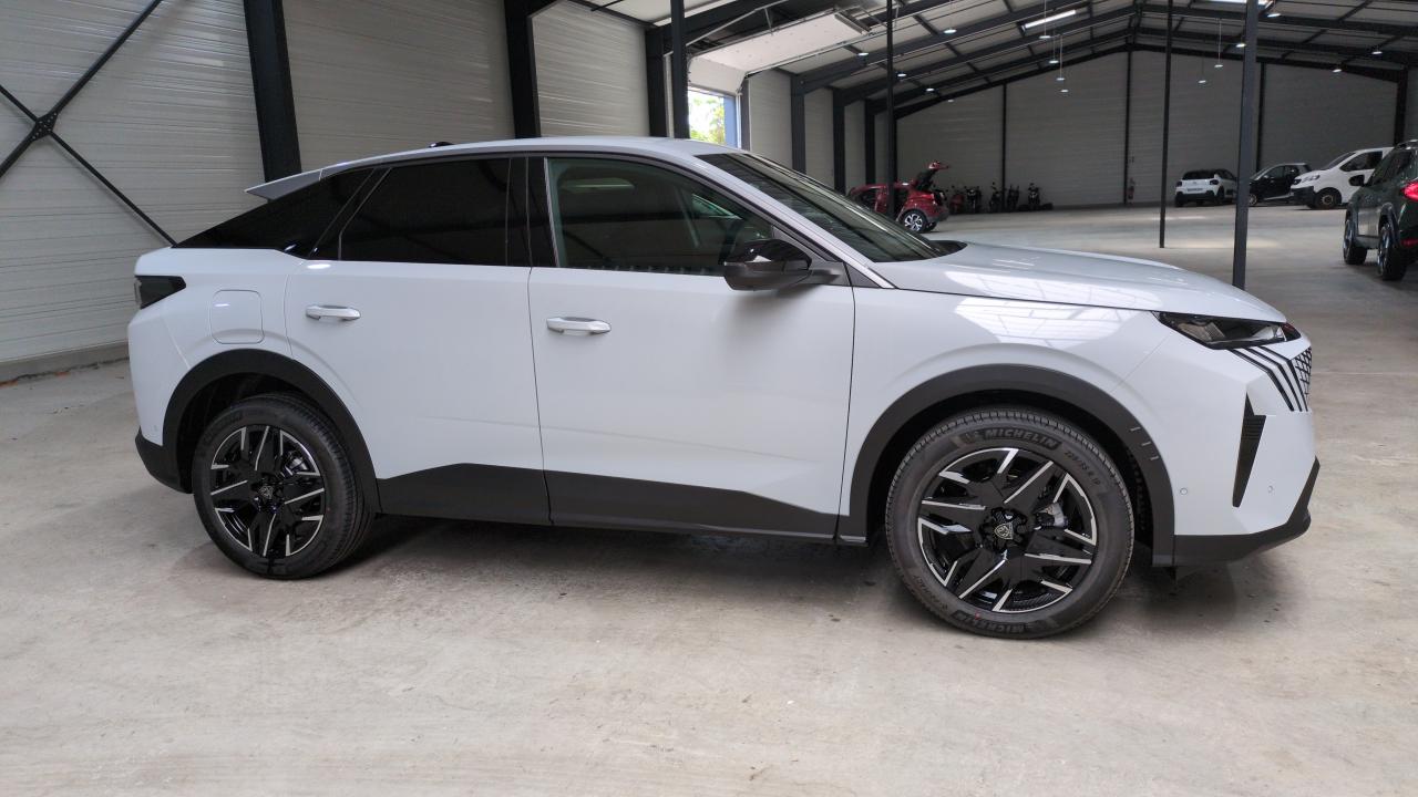PEUGEOT 3008 NOUVEAU HYBRID 136 E-DCS6 ALLURE + NAVI + PACK 360 VISION & DRIVE ASSIST