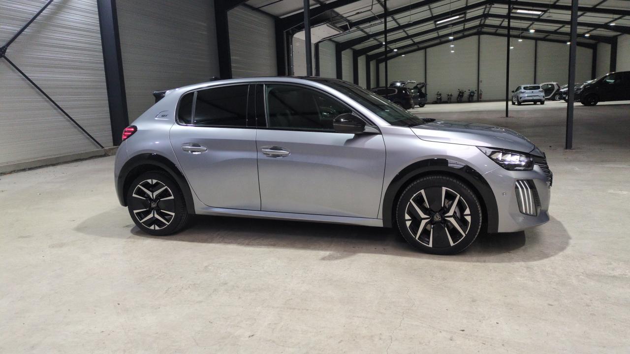 PEUGEOT 208 HYBRID 136 E-DCS6 GT + NAVI + PACK VISION + TOIT PANO