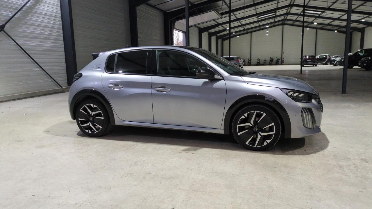 PEUGEOT 208 HYBRID 136 E-DCS6 GT + NAVI + PACK VISION + TOIT PANO