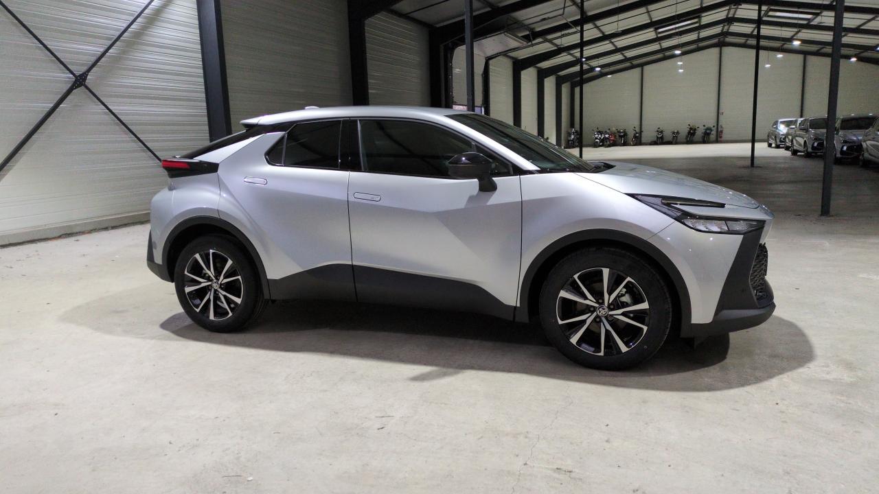 TOYOTA C-HR HYBRIDE 140 DESIGN