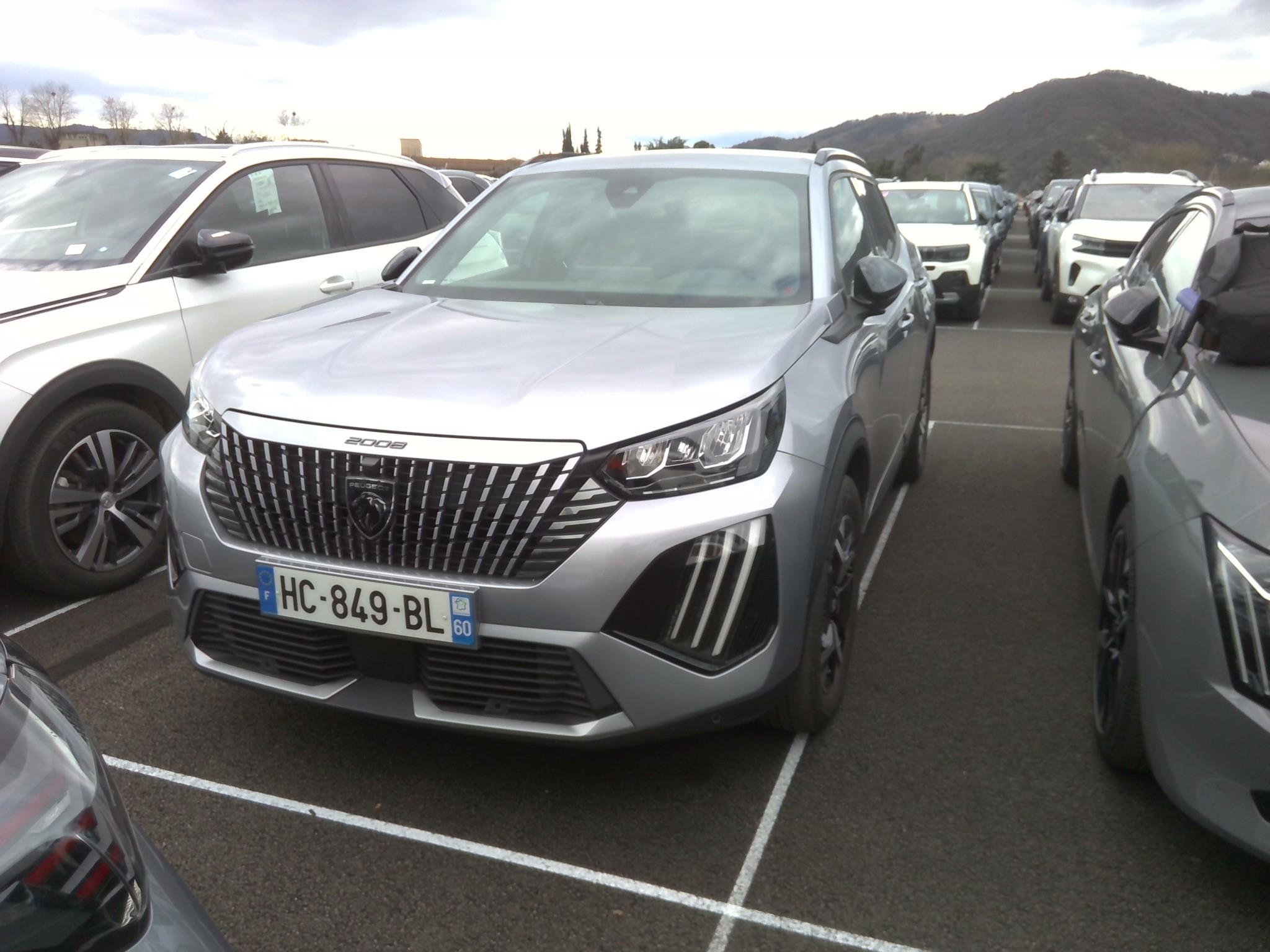 PEUGEOT 2008 HYBRID 136 E-DCS6 ALLURE