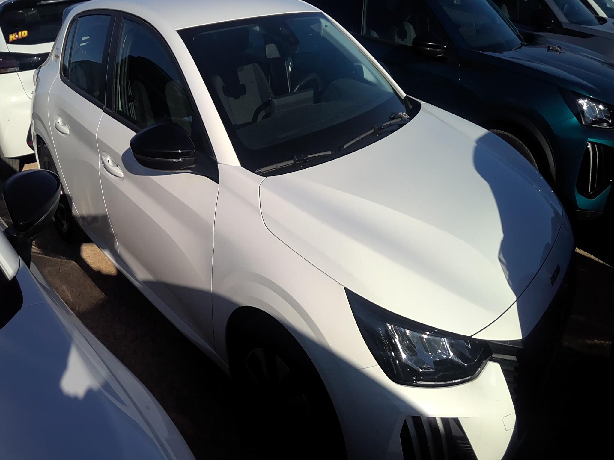 PEUGEOT 208 HYBRID 100 E-DCS6 STYLE